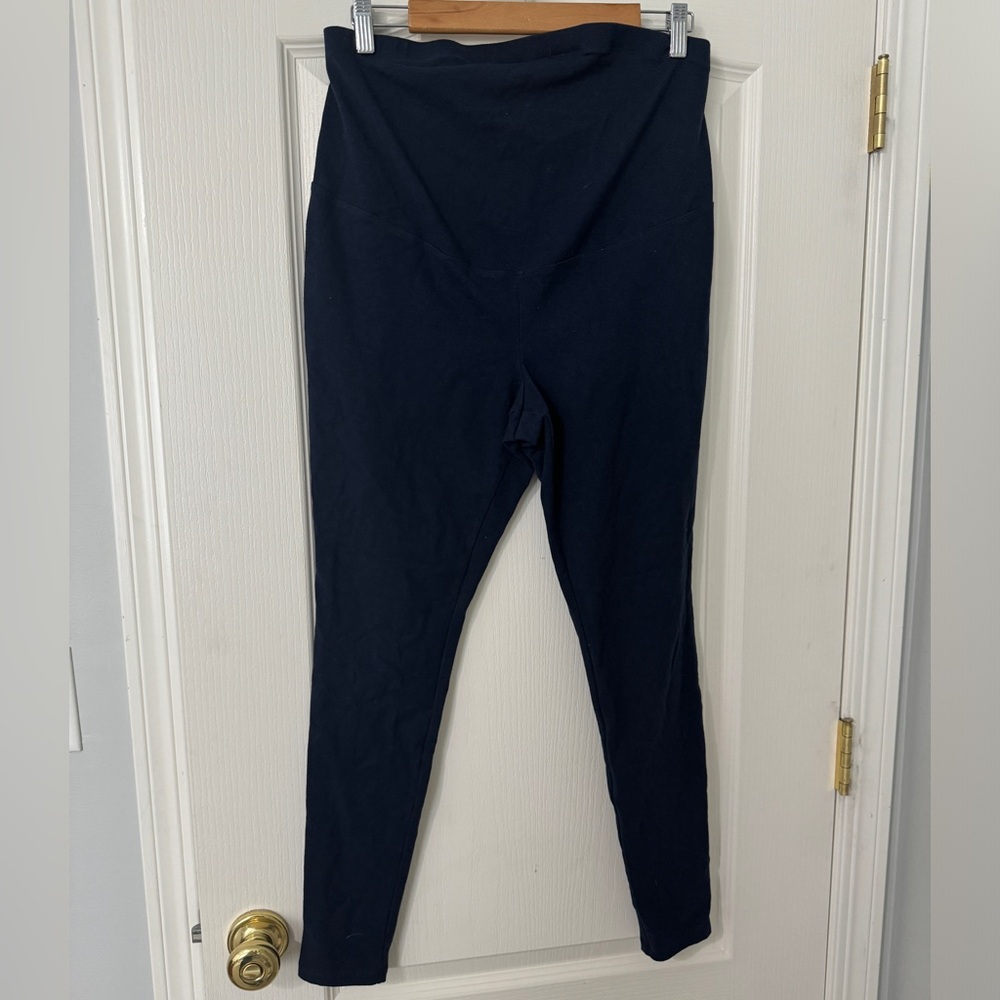 Navy blue maternity leggings by Old Navy in medium.